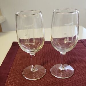 Sophisticated Clear Wine Glass Pair